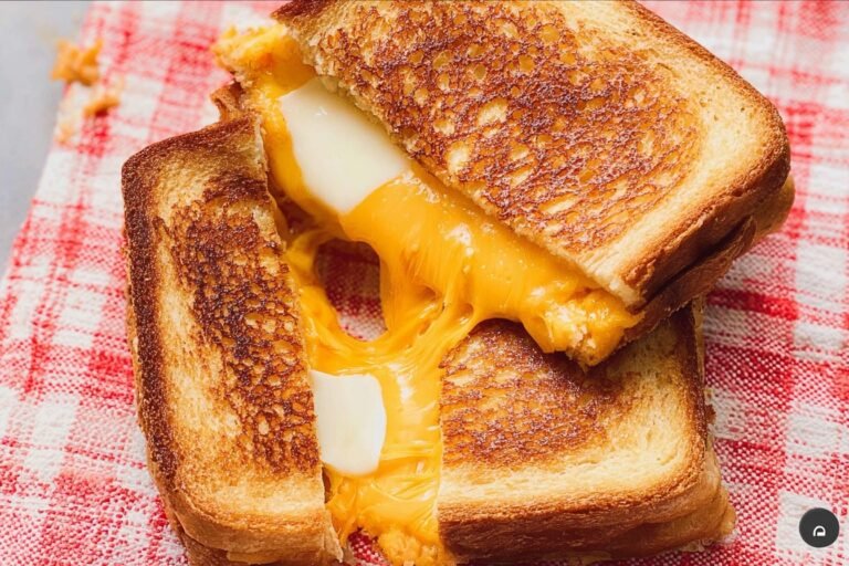 Disneyland Grilled Cheese 75.Png